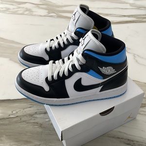 Womens Air Jordan 1 Mid UNC